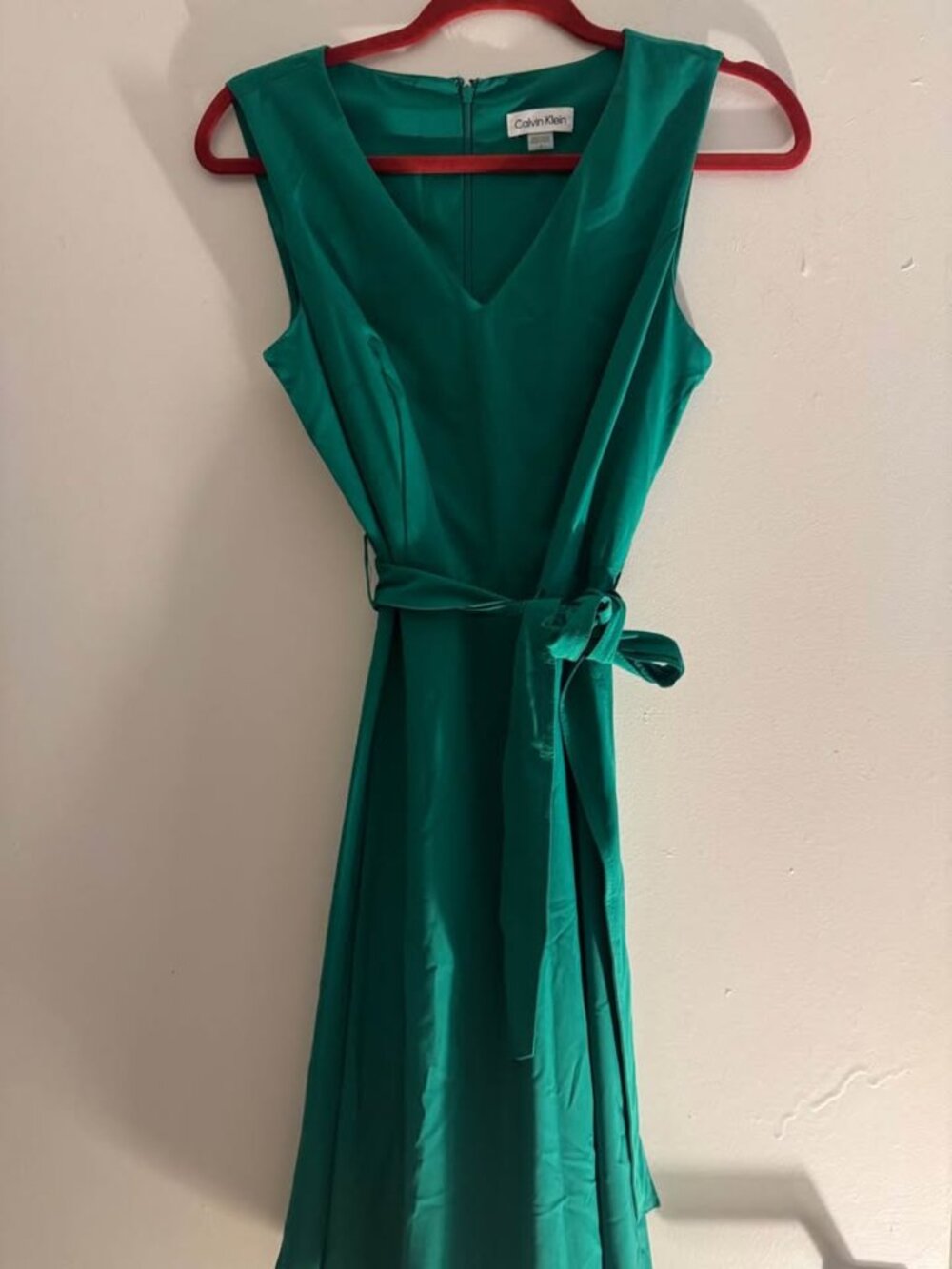 Calvin Klein sleeveless v-neck calf-length green dress size 4 brand new with tag
